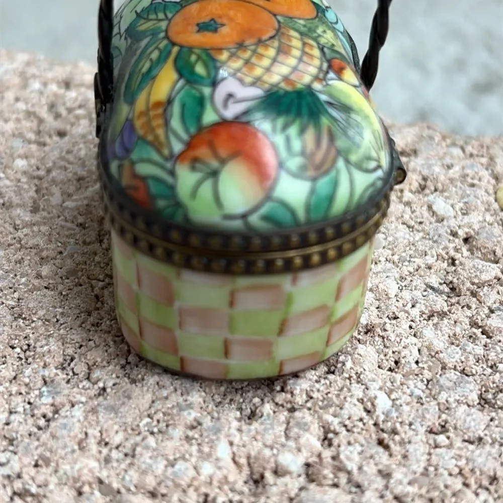 Limoges Chamart Exclusive trinket box